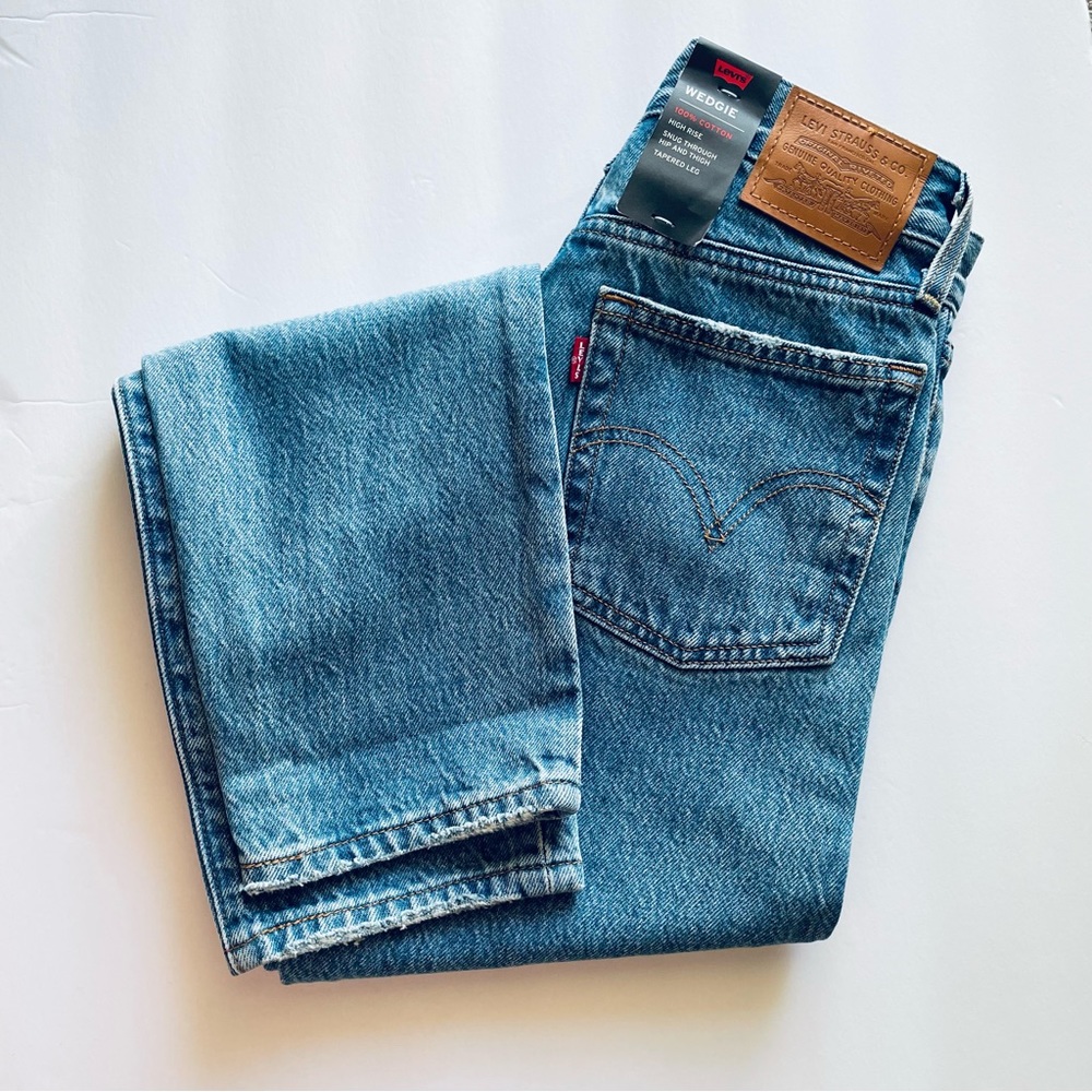 Levi’s Vintage Wedgie Jeans size 24  High Waist Premium Quality Medium Dark